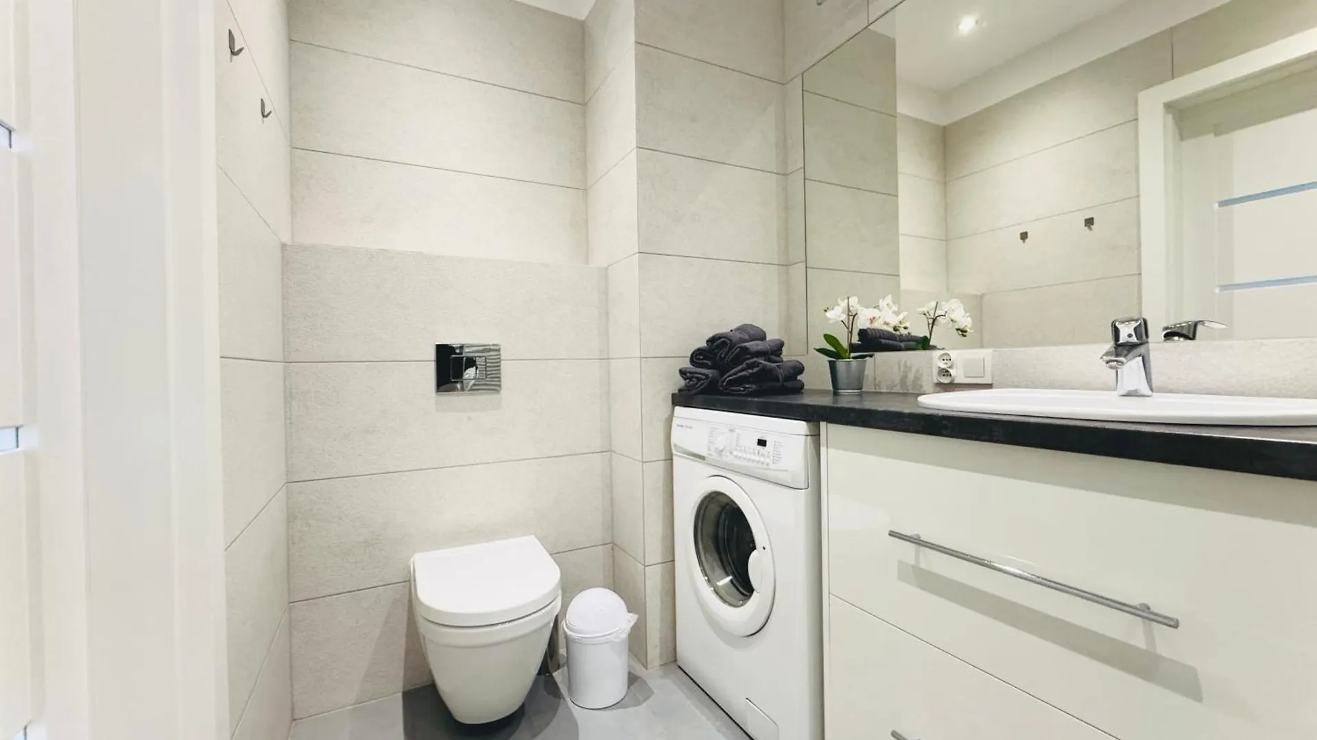 Cloudlight Apartment - Fiesta Apartments Gdansk