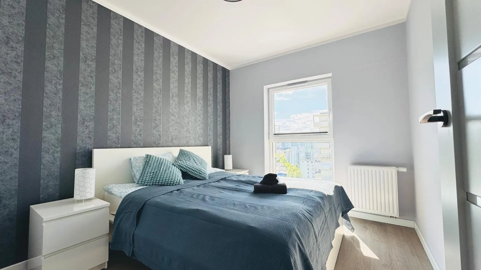 Cloudlight Apartment - Fiesta Apartments Gdansk Poland